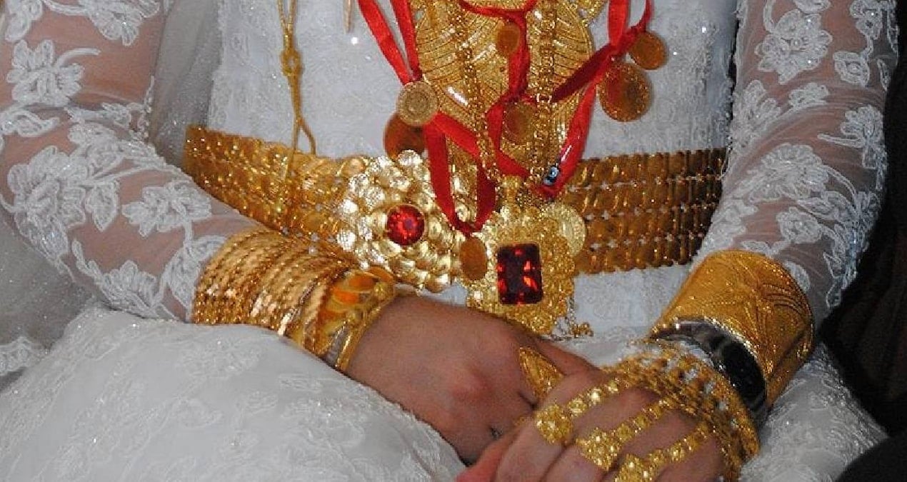 altini solladi dugunlerin yeni gozdesi oldu 8 ayda rekor kirdi erzIN1dk