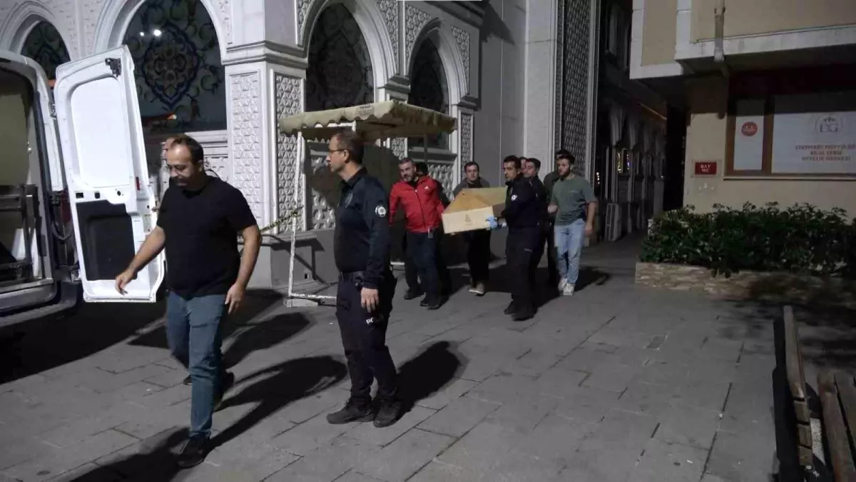 cekmekoyde cami tuvaletinde genc adam olu bulundu wCzbDvDA