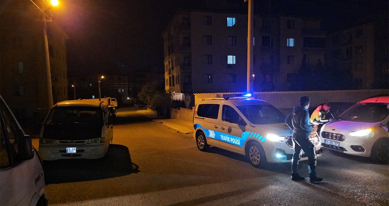 dur ihtarina uymayan surucu polisi yaraladi fbrRqDPz