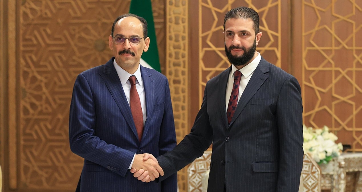 mit baskani kalin sara ile gorustu 6ldUbJLy