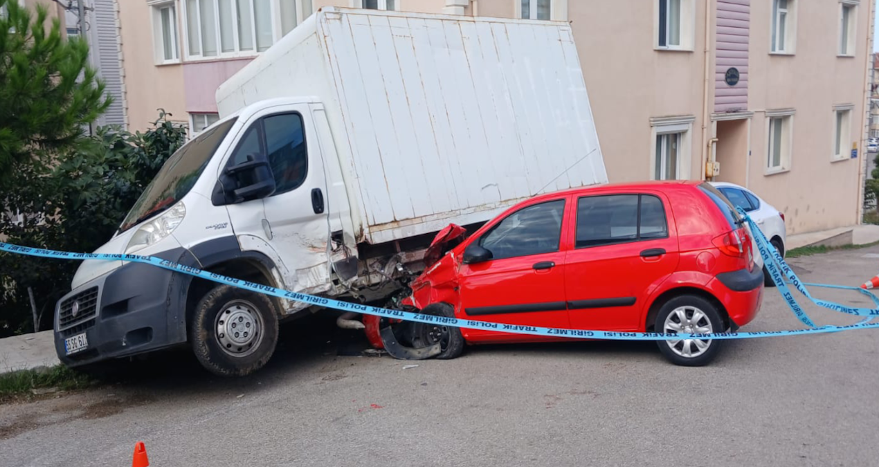 sinopta trafik kazasinda 3 kisi yaralandi pnrSREdW