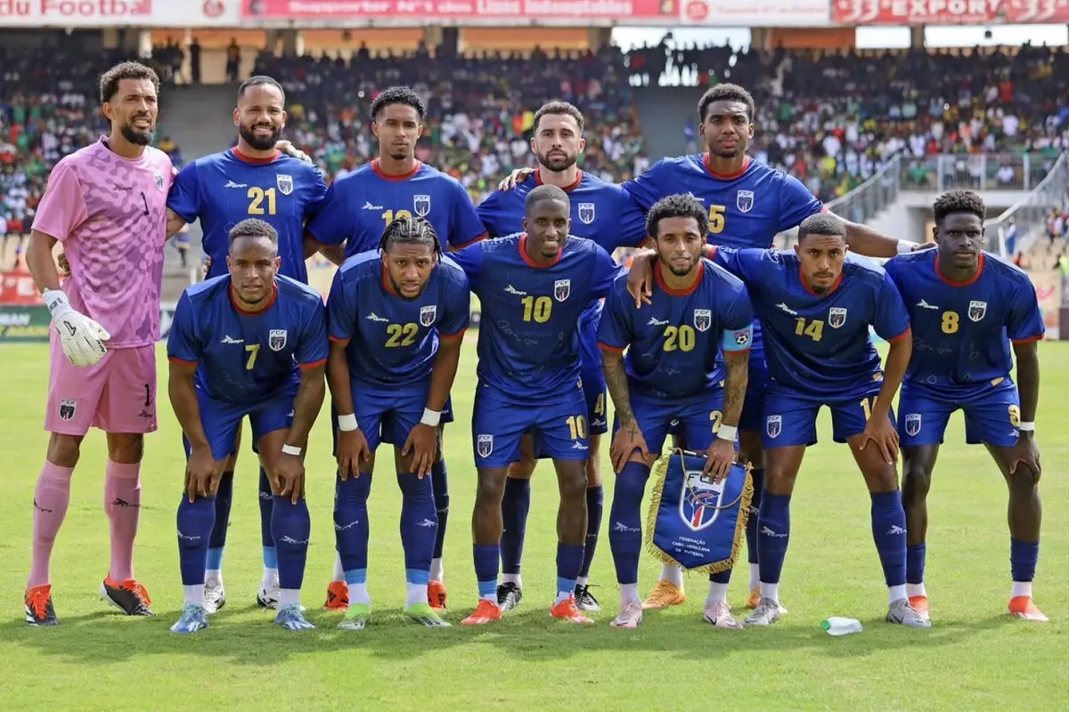 480 bin nufuslu yesil burun tarihinde ilk kez dunya kupasinda dHCNFEU7.jpg