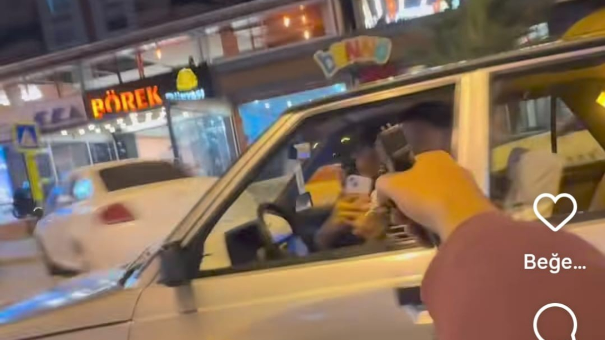 adanada silahla saka videosu ceken gencler karsilarinda polisi gorunce panik yasadi 7BjRIGHX.jpg
