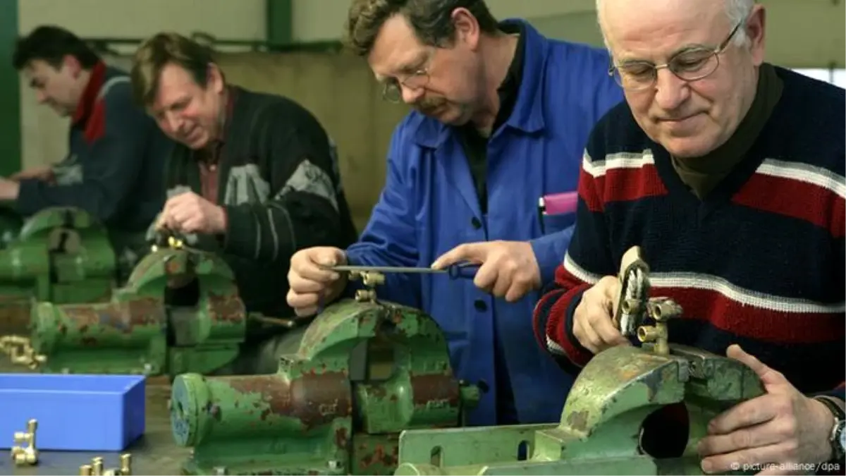 almanya aktif emeklilik tasarisini kabul etti 6Tkp1nHb.jpg