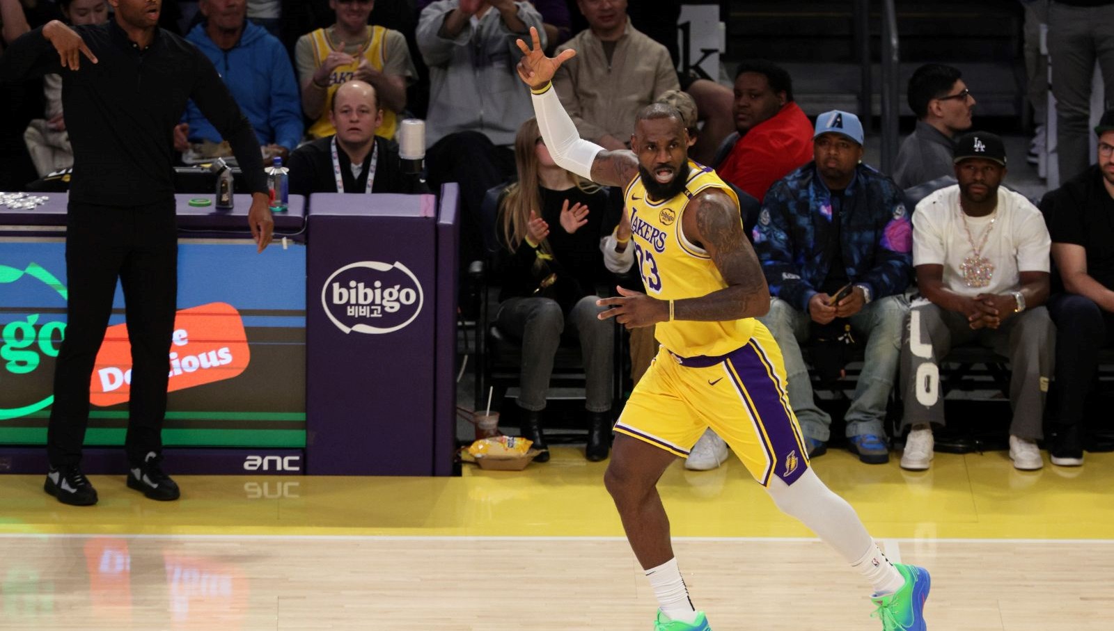 cin medyasi lebron jamesin konusmasini makale diye yayinlamisti tartisma suruyor SgvLnDvA.jpg