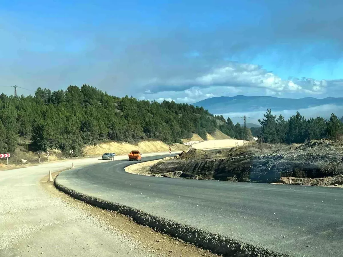 kutahyada tavsanli domanic devlet yolu calismalari hizla devam ediyor jFDOxu5T.jpg