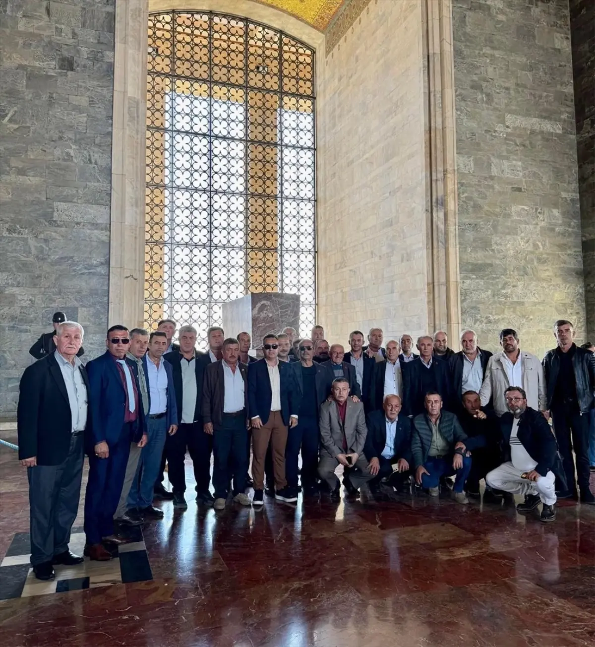 muhtarlar anitkabiri ziyaret etti XpOzhdVT.jpg