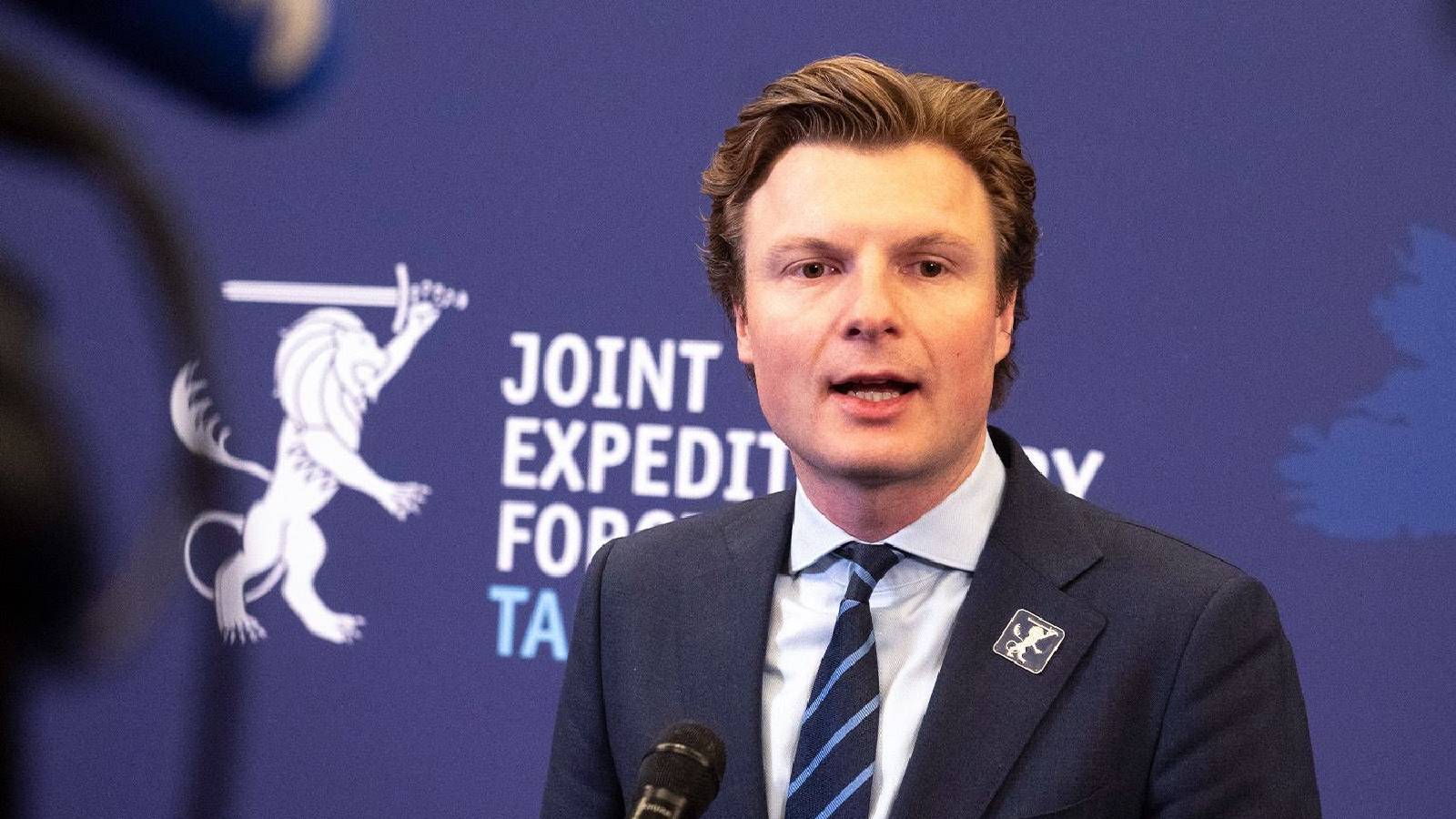 hollanda savunma bakani lubnan insani ve ekonomik alanlarda kapsamli destege ihtiyac duyuyor diyerek orduya 75 milyon dolarlik destek saglayacaklarini duyurdu ACsdrHth.jpg