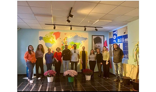 izmirde harezmi egitim modeli ogretmen egitimleri basladi 9kzehY2A.jpg