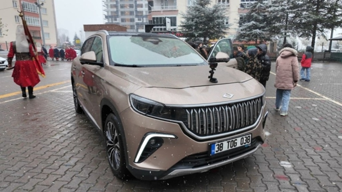 Kayseri’de Yerli Malı Haftası’nda Minikler TOGG ile Tanıştı