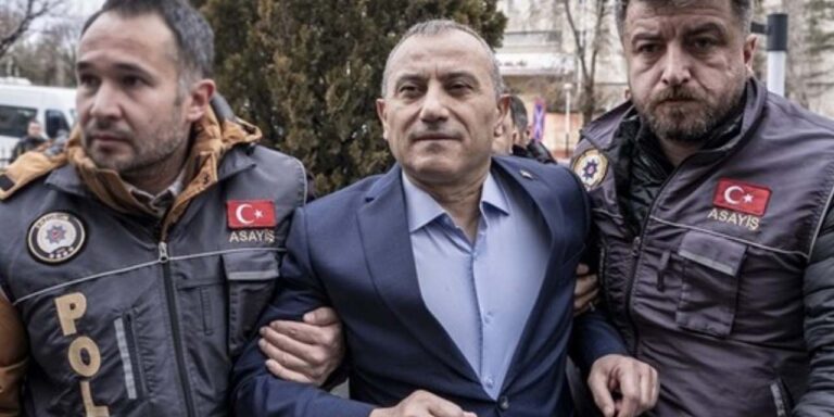 son-dakika-eski-vali-tuncay-sonel-hakkinda-flas-gelisme-UaKgDAXX