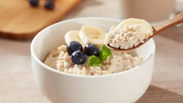 yulaf-yiyenler-dikkat-kasedeki-proteinin-emilimini-iki-katina-cikaran-o-ufak-baharat-sirri-fWAaTEi4