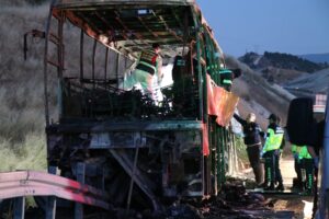 YOLLAR KAN GÖLÜ : 5 AYDA 776 OCAĞA ATEŞ DÜŞTÜ İÇİŞLERİ BAKANLIĞI'NIN 5 AYLIK KAZA BİLANÇOSUNA GÖRE 266 BİN KAZADA 776 KİŞİ HAYATINI KAYBETTİ, 144 BİN KİŞİ YARALANDI 5 AYLIK İSTATİSTİKLERE GÖRE 80 BİN ALKOLLÜ SÜRÜCÜYE CEZA YAĞDI BURSA'DAKİ KAZALARDA 20 KİŞİ HAYATINI KAYBETTİ 5 BİN 240 KİŞİ YARALANDI