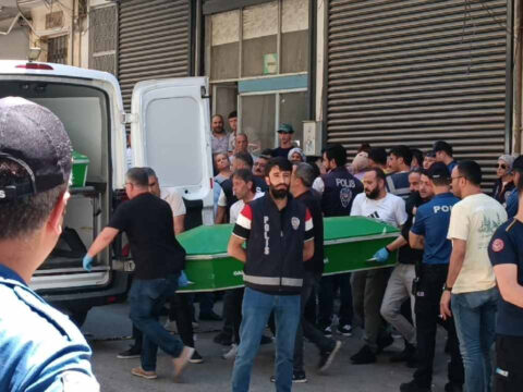 Gaziantepte vahset cezaevinden izinli cikti eski esini katledip intihar etti WDHm6QaU