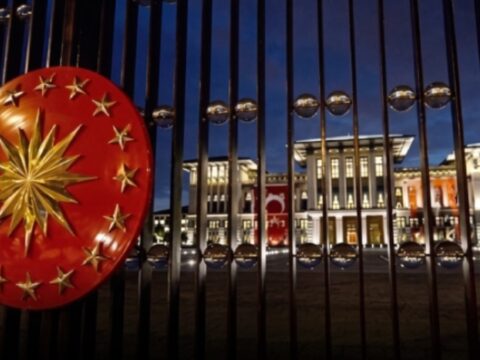 Saraydan yeni parti hakkinda ilk aciklama EupKdw1E