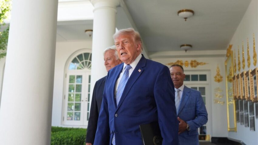 Trumptan iran aciklamasi F2KyWwxp